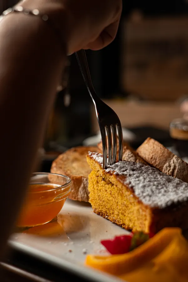 Una fetta di torta con miele – Locanda degli Scaligeri, Verona