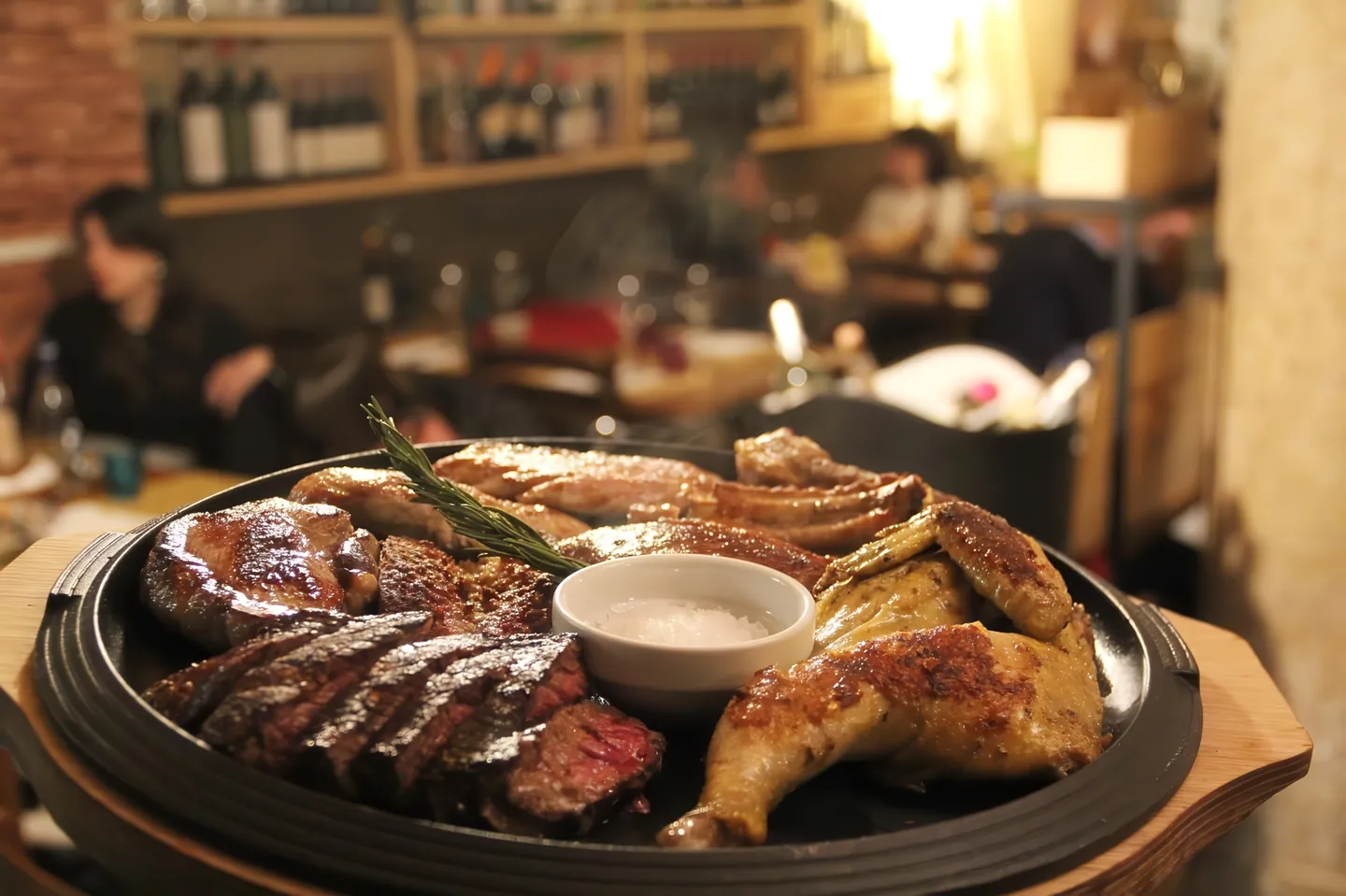 Grigliata mista di carne con rosmarino – Locanda degli Scaligeri, Verona